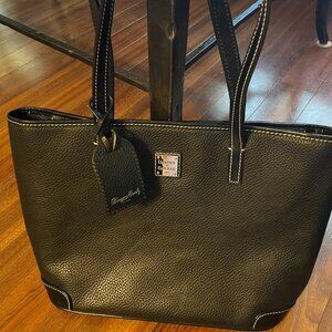 Dooney and Bourke Black NWOT Pebble Grain Small Charleston Shopper Tote